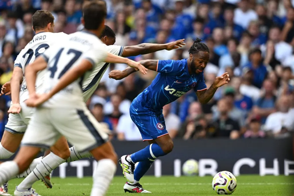 Vinnie Jones behauptet, dass der Chelsea-Star zu West Ham wechseln darf, nicht aber zu Arsenal