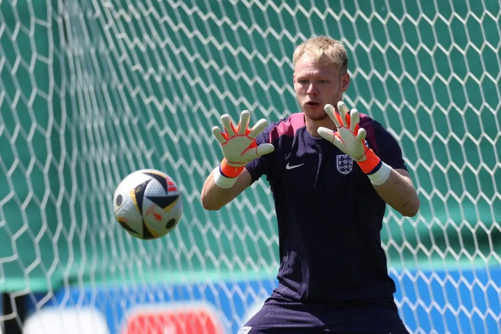 Quand Aaron Ramsdale devrait s'envoler pour la côte sud alors que Southampton s'entend sur les frais avec Arsenal