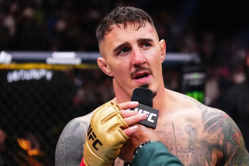 Tom Aspinall이 옥타곤에 진입하기 전에 Ciryl Gane을 이겼다고 생각하는 이유를 설명합니다.