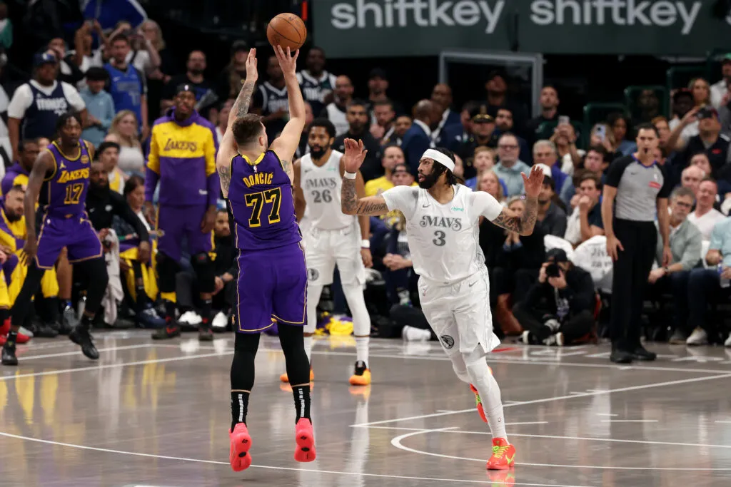 Los Angeles Lakers gegen Dallas Mavericks' title='„Es ist Zeit, weiterzumachen“ – Luka Doncics emotionale Reaktion, nachdem er bei Dallas-Rückkehr 45 Punkte verloren hatte